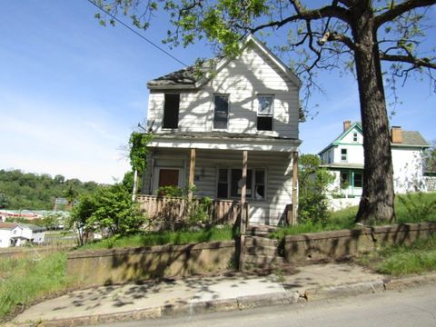 Photo of 411 13th St, Mckeesport, PA 15132 (MLS # 1751370)