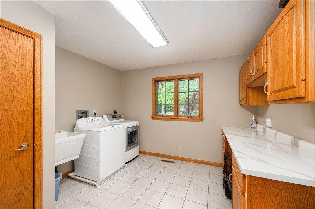 Connoquenessing Twp, Pennsylvania 16053, United States, 4 Bedrooms Bedrooms, ,4 BathroomsBathrooms,Residential,Active,148668