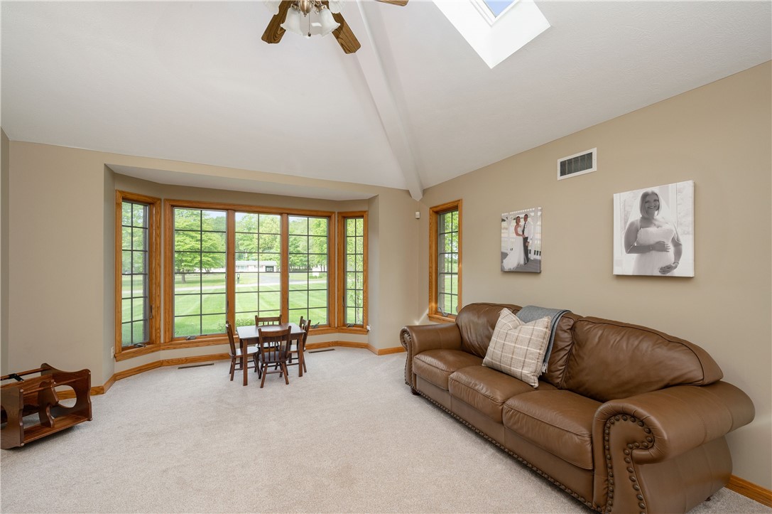 Connoquenessing Twp, Pennsylvania 16053, United States, 4 Bedrooms Bedrooms, ,4 BathroomsBathrooms,Residential,Active,148668