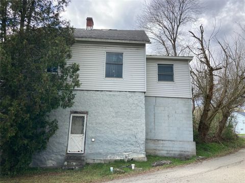 Photo of 235 Kangaroo Hill Rd, Lowber, PA 15660 (MLS # 1748419)