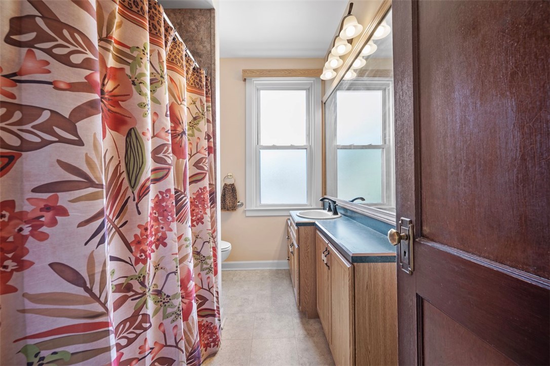 Forest Hills Boro, Pennsylvania 15221, United States, 3 Bedrooms Bedrooms, ,3 BathroomsBathrooms,Residential,Contingent,122354