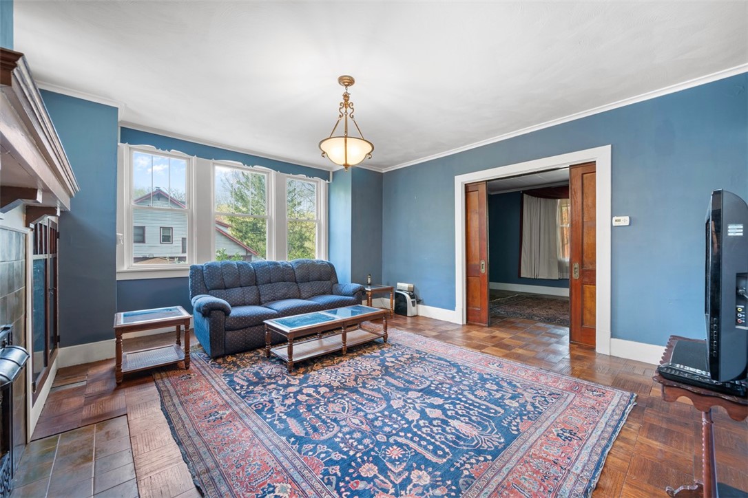 Forest Hills Boro, Pennsylvania 15221, United States, 3 Bedrooms Bedrooms, ,3 BathroomsBathrooms,Residential,Contingent,122354