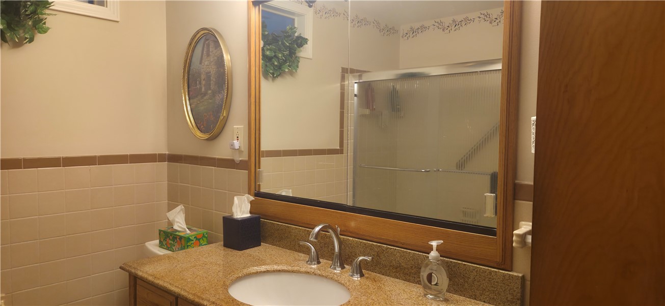 Burgettstown, Pennsylvania 15021, United States, 3 Bedrooms Bedrooms, ,3 BathroomsBathrooms,Residential,Active,187810