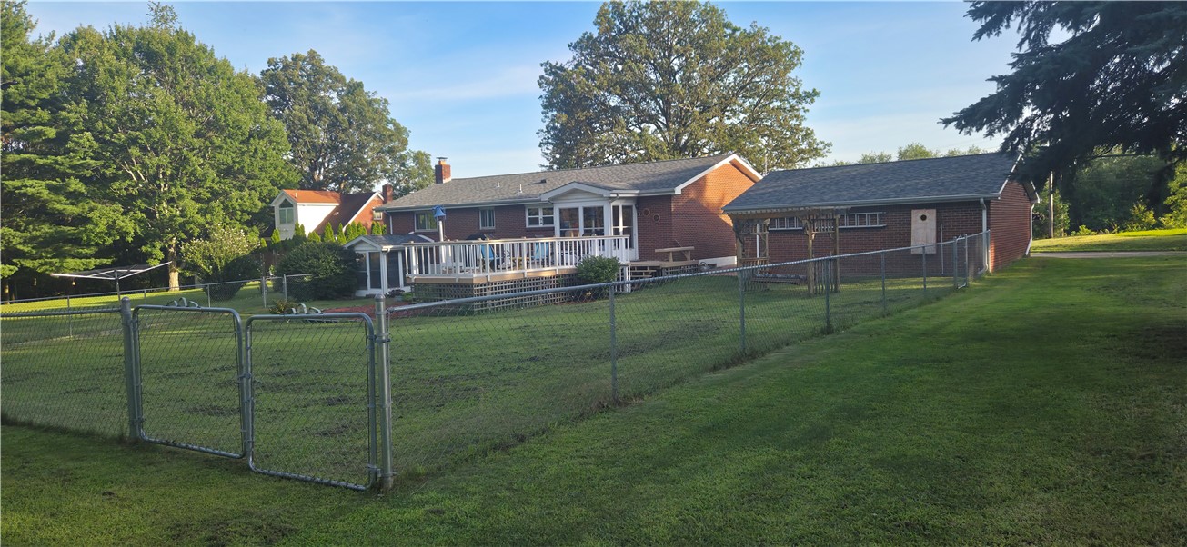 Burgettstown, Pennsylvania 15021, United States, 3 Bedrooms Bedrooms, ,3 BathroomsBathrooms,Residential,Active,187810