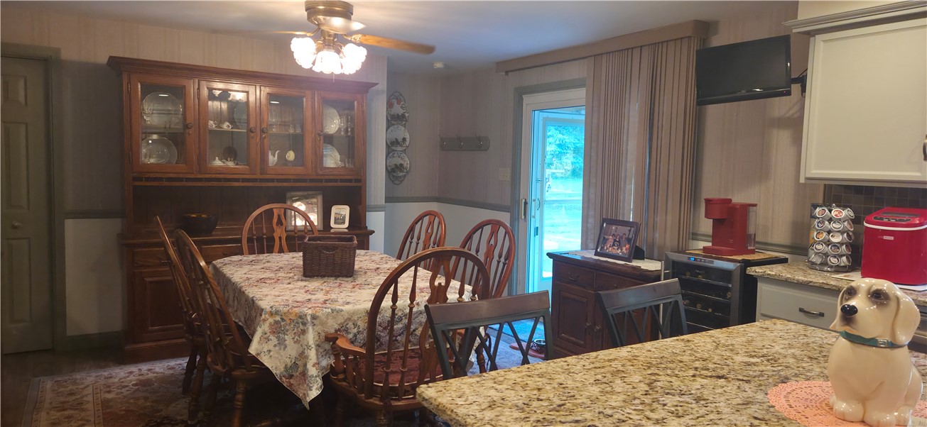 Burgettstown, Pennsylvania 15021, United States, 3 Bedrooms Bedrooms, ,3 BathroomsBathrooms,Residential,Active,187810