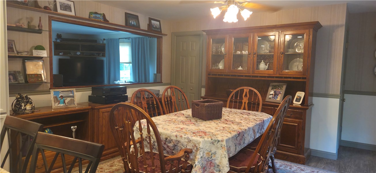 Burgettstown, Pennsylvania 15021, United States, 3 Bedrooms Bedrooms, ,3 BathroomsBathrooms,Residential,Active,187810