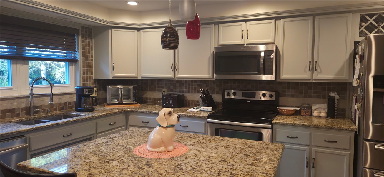 Burgettstown, Pennsylvania 15021, United States, 3 Bedrooms Bedrooms, ,3 BathroomsBathrooms,Residential,Active,187810