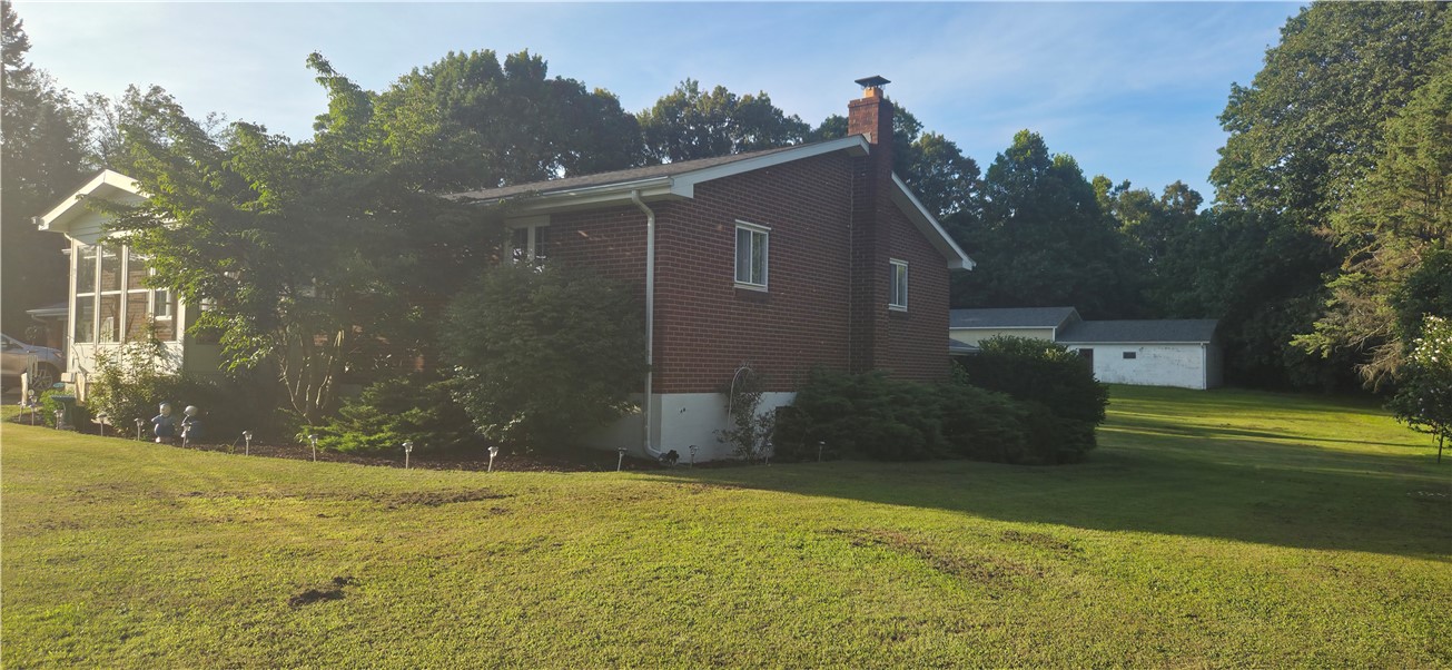 Burgettstown, Pennsylvania 15021, United States, 3 Bedrooms Bedrooms, ,3 BathroomsBathrooms,Residential,Active,187810