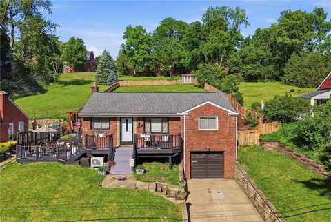 Photo of 5221 Springdale Dr, Pittsburgh, PA 15236 (MLS # 1759959)