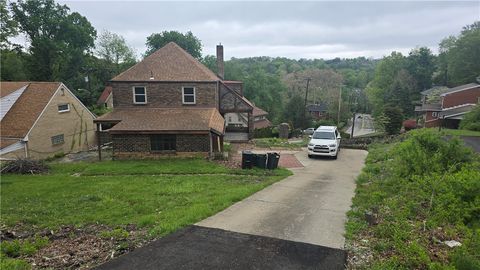 Photo of 114 Braddock Rd, Pittsburgh, PA 15221 (MLS # 1751435)