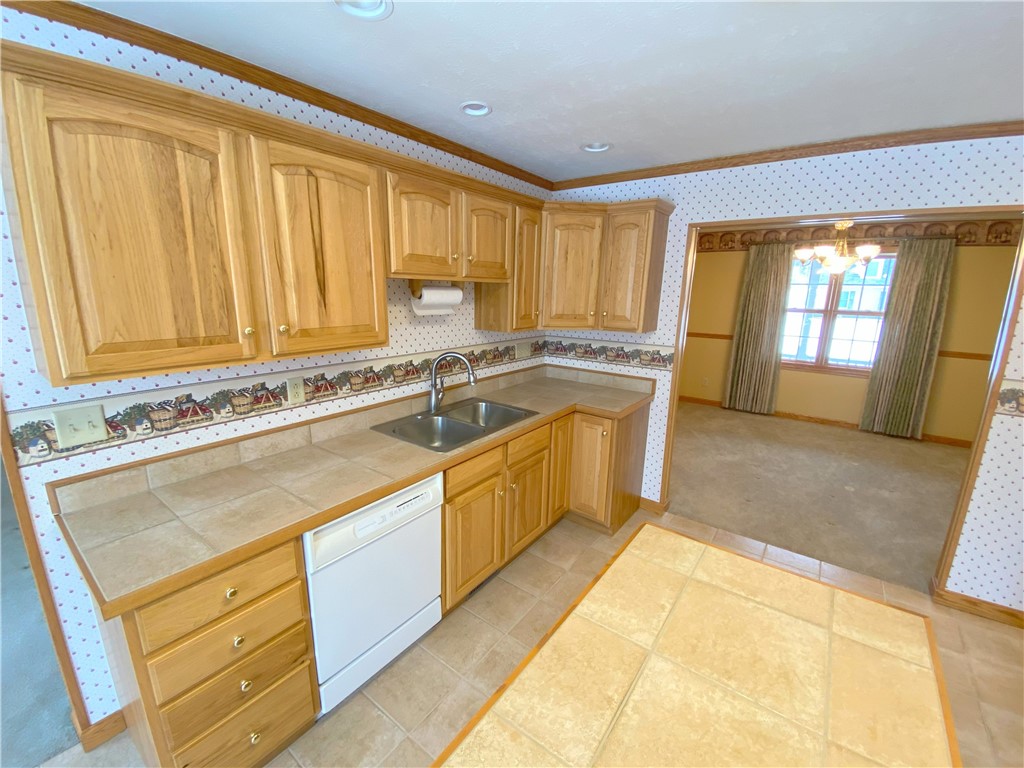 Slippery Rock Twp - But, Pennsylvania 16057, United States, 3 Bedrooms Bedrooms, ,2 BathroomsBathrooms,Residential,Contingent,1450