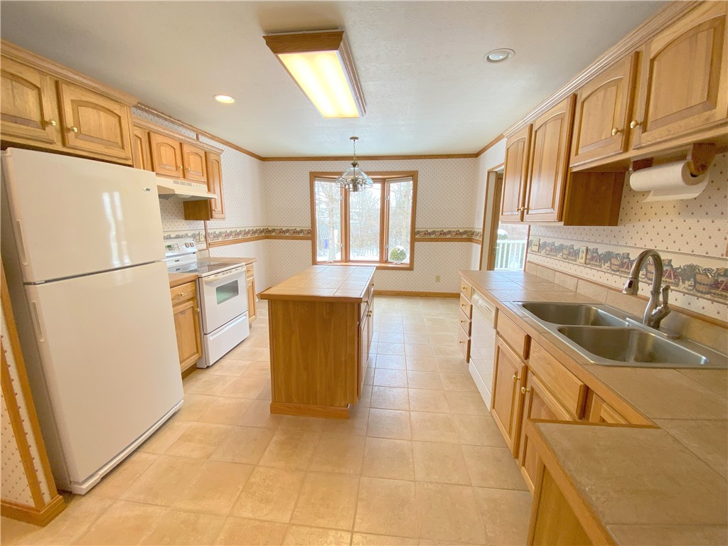 Slippery Rock Twp - But, Pennsylvania 16057, United States, 3 Bedrooms Bedrooms, ,2 BathroomsBathrooms,Residential,Contingent,1450