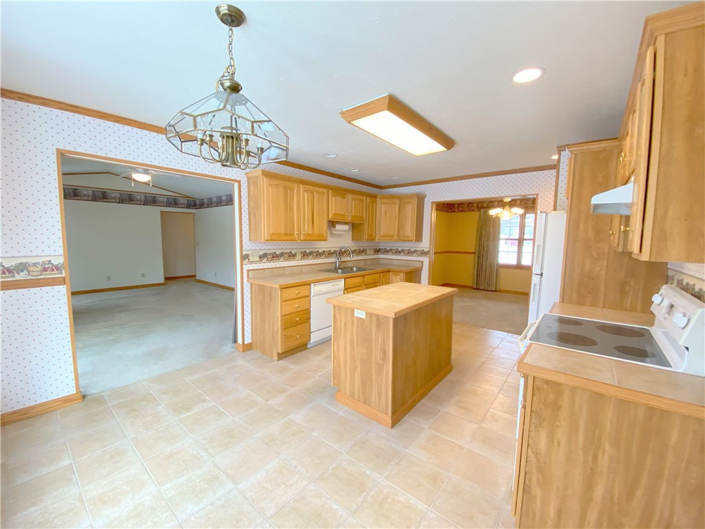 Slippery Rock Twp - But, Pennsylvania 16057, United States, 3 Bedrooms Bedrooms, ,2 BathroomsBathrooms,Residential,Contingent,1450