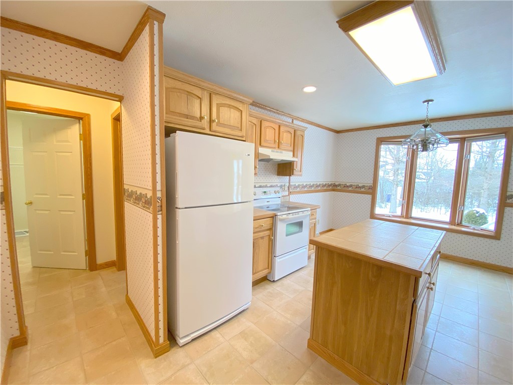 Slippery Rock Twp - But, Pennsylvania 16057, United States, 3 Bedrooms Bedrooms, ,2 BathroomsBathrooms,Residential,Contingent,1450