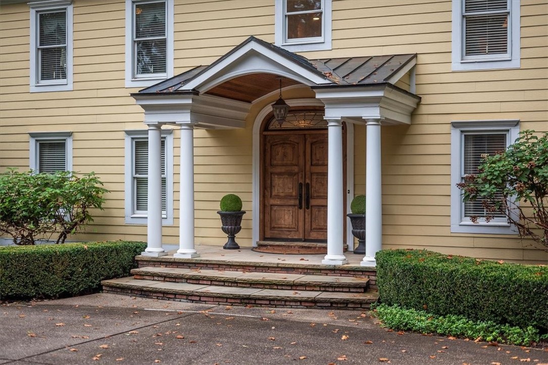25 Oak Knoll Dr