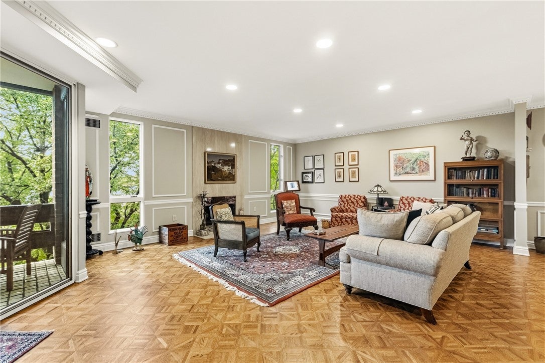 5000 Fifth Avenue 205