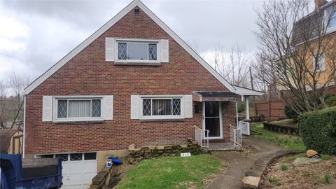 Photo of 410 Reifert St, Pittsburgh, PA 15210 (MLS # 1745035)