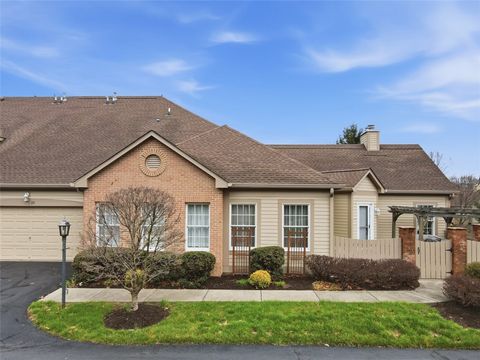 Photo of 135 Linden Ct, Seven Fields, PA 16046 (MLS # 1746119)
