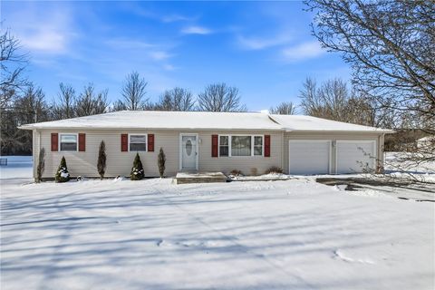 Photo of 733 Greenfield Rd, Mercer, PA 16137 (MLS # 1737691)