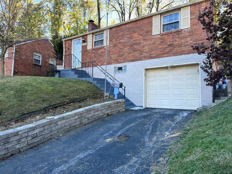 Homes For Sale - 3887 Delco Rd<br/> Brentwood, PA 15227