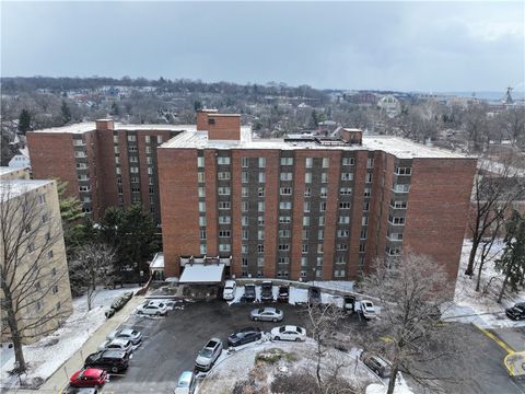 Photo of 5 Bayard Rd #621, Pittsburgh, PA 15213 (MLS # 1741483)