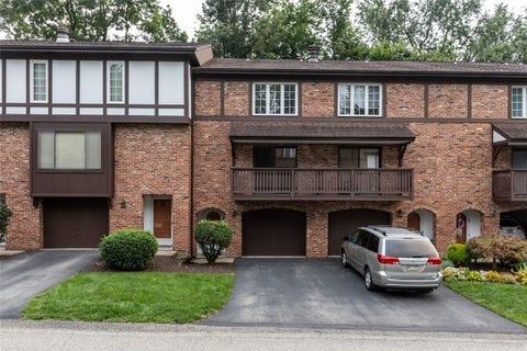 Condo For Sale - 350 Woodbridge Dr Dr<br/> Ross Twp, PA 15237