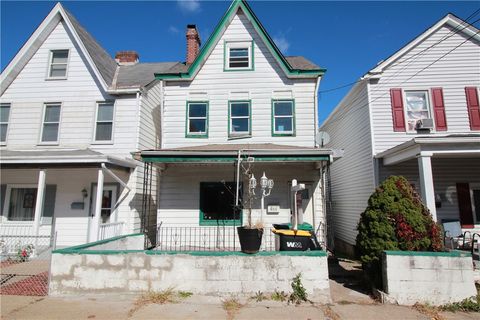 Photo of 814 Etna St, Mc Kees Rocks, PA 15136 (MLS # 1745947)