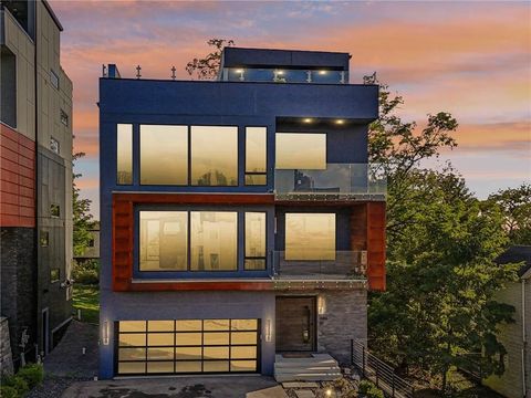 Photo of 646 Science St, Pittsburgh, PA 15210 (MLS # 1748570)