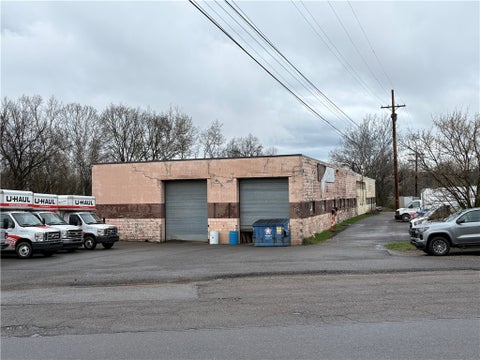 Photo of 550 N Mayer St, Bridgeville, PA 15017 (MLS # 1758011)