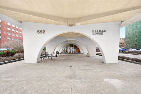 Photo of 552 N Neville St Unit C, Pittsburgh, PA 15213 (MLS # 1738223)