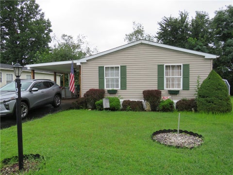 Mobile Home For Sale - 106 Reagan Rd<br/> Mt Pleasant Twp, PA 15666