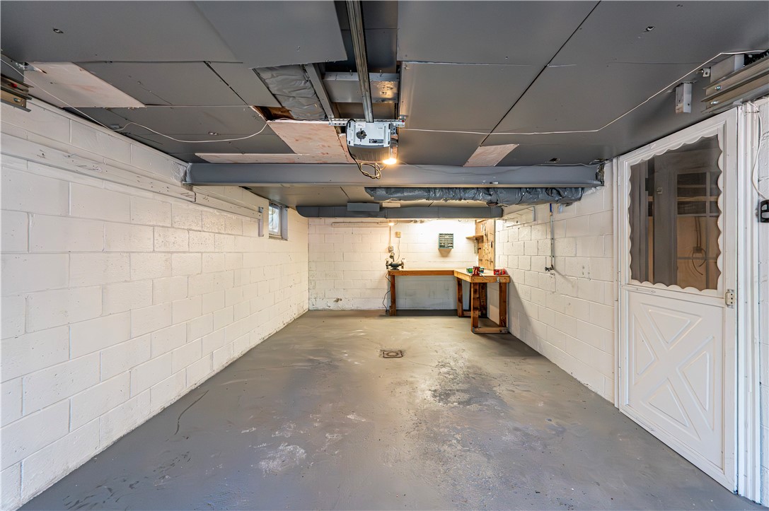 Kiskiminetas Twp, Pennsylvania 15613, United States, 3 Bedrooms Bedrooms, ,2 BathroomsBathrooms,Residential,Pending,115952