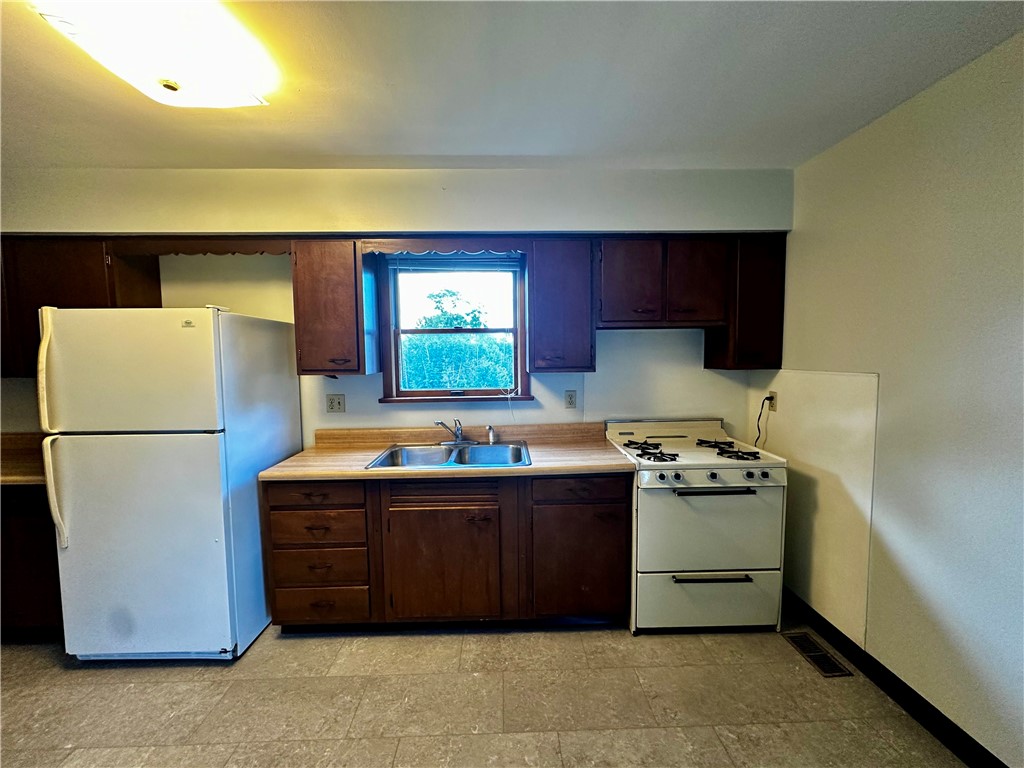 Connoquenessing Twp, Pennsylvania 16033, United States, 1 Bedroom Bedrooms, ,2 BathroomsBathrooms,Residential,Active,209201