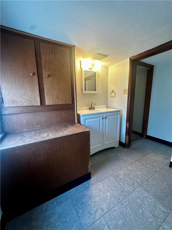 Connoquenessing Twp, Pennsylvania 16033, United States, 1 Bedroom Bedrooms, ,2 BathroomsBathrooms,Residential,Active,209201