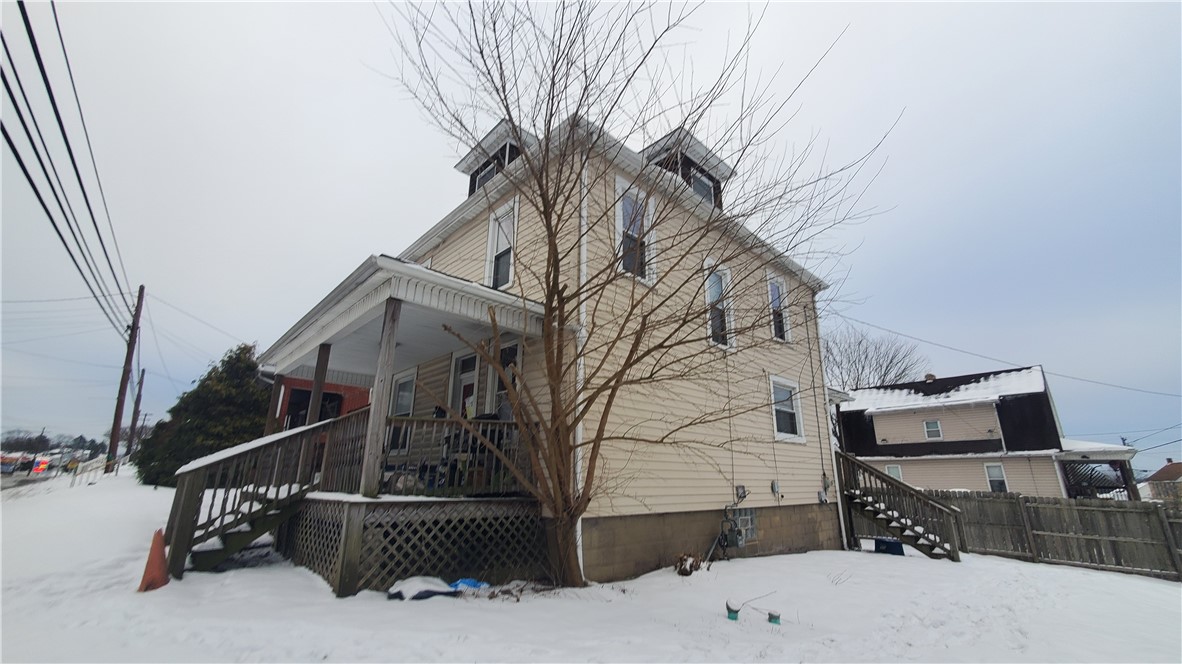 228 E Main St