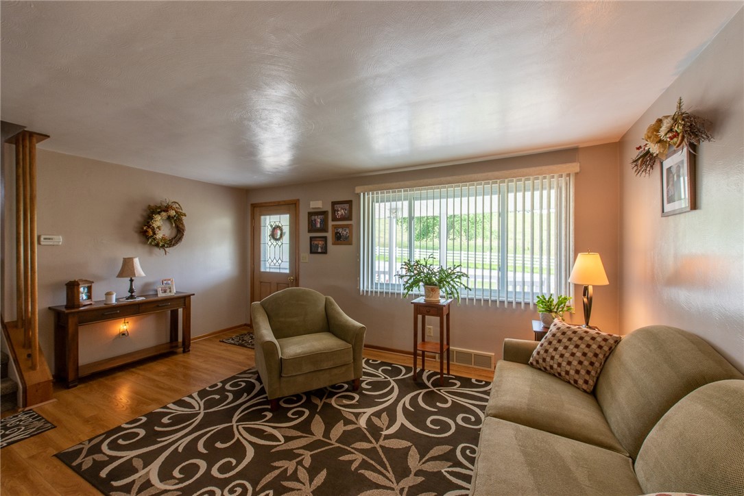 Oklahoma Boro, Pennsylvania 15613, United States, 3 Bedrooms Bedrooms, ,2 BathroomsBathrooms,Residential,Pending,181881