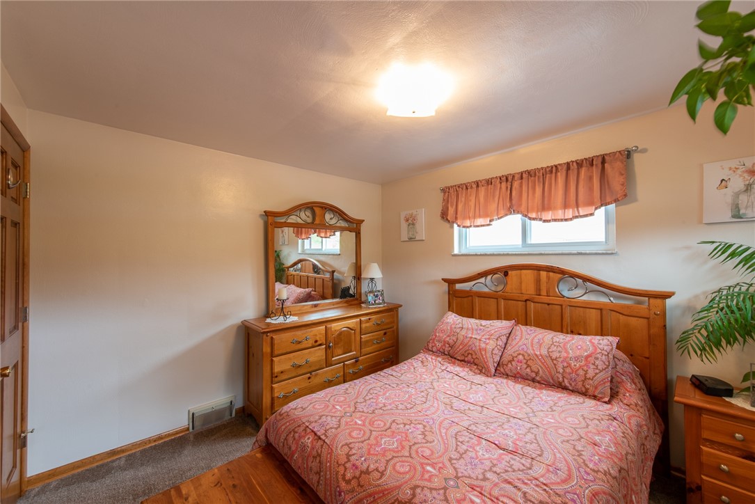 Oklahoma Boro, Pennsylvania 15613, United States, 3 Bedrooms Bedrooms, ,2 BathroomsBathrooms,Residential,Pending,181881