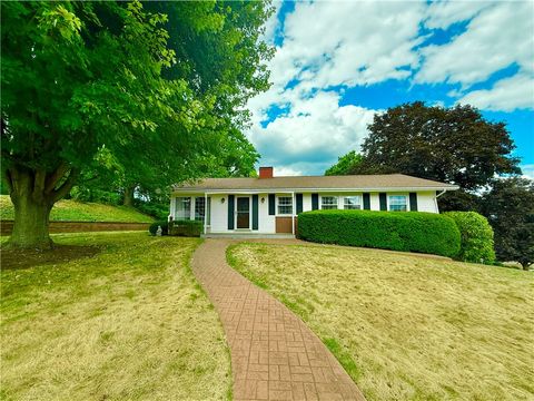 3002 Nottinghill Dr Moon/Crescent Twp PA 15108