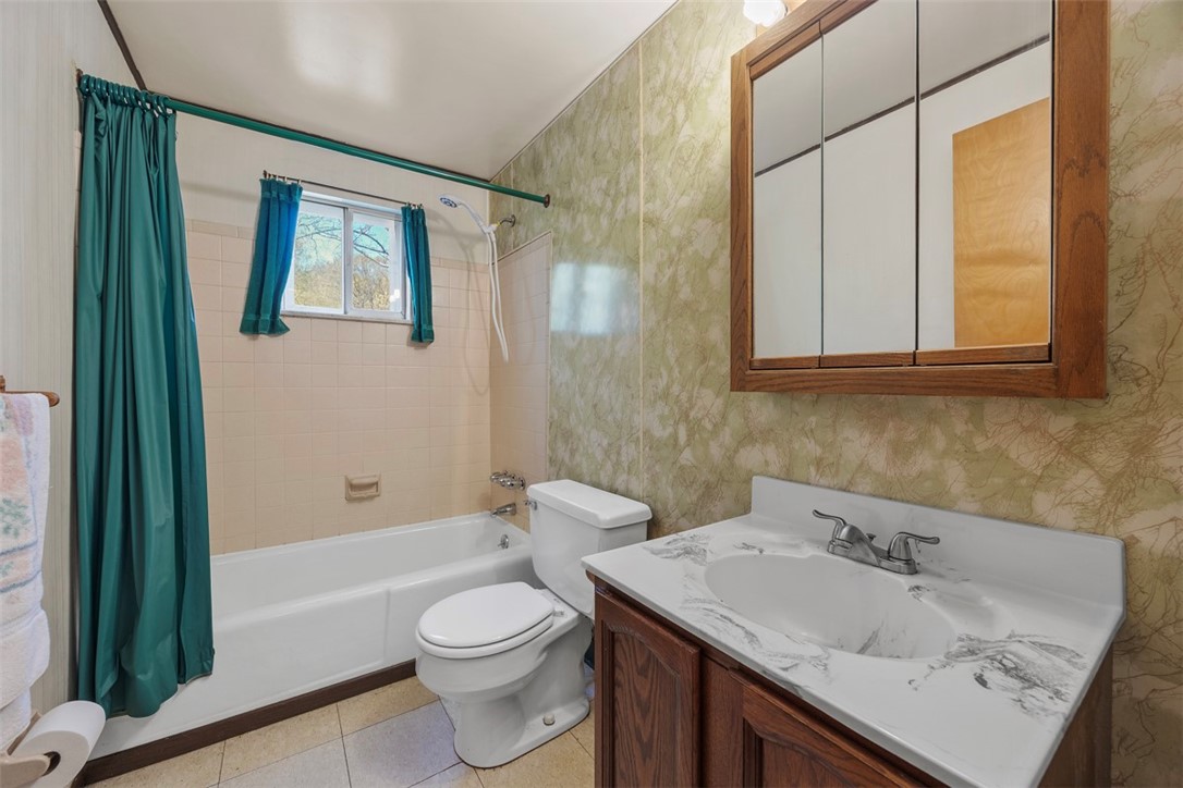 107 Circle Dr Dr, White Oak, Pennsylvania image 17