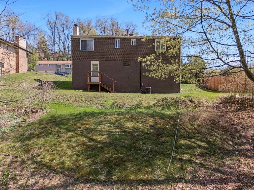 107 Circle Dr Dr, White Oak, Pennsylvania image 33