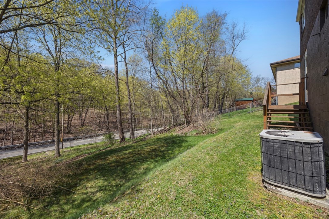 107 Circle Dr Dr, White Oak, Pennsylvania image 34