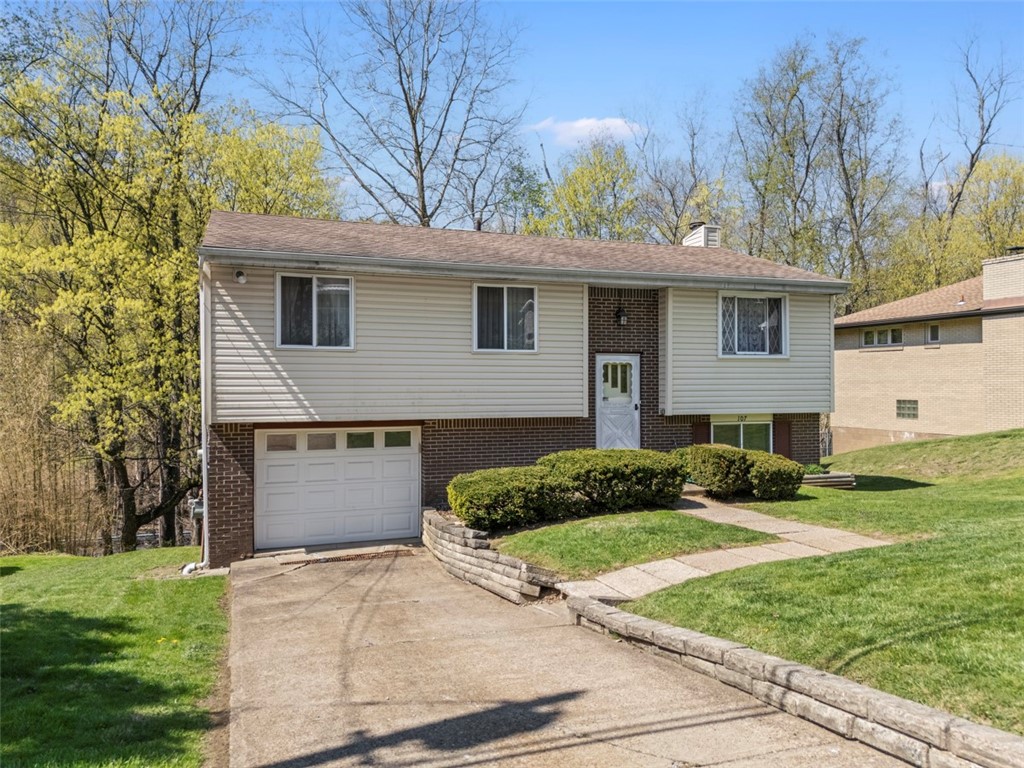 107 Circle Dr Dr, White Oak, Pennsylvania image 3