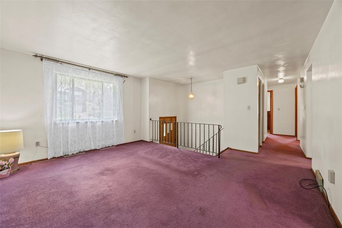 107 Circle Dr Dr, White Oak, Pennsylvania image 8