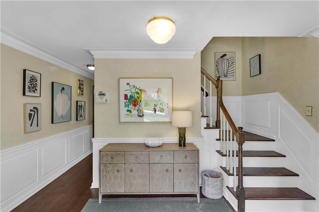 2176 Ben Franklin Dr