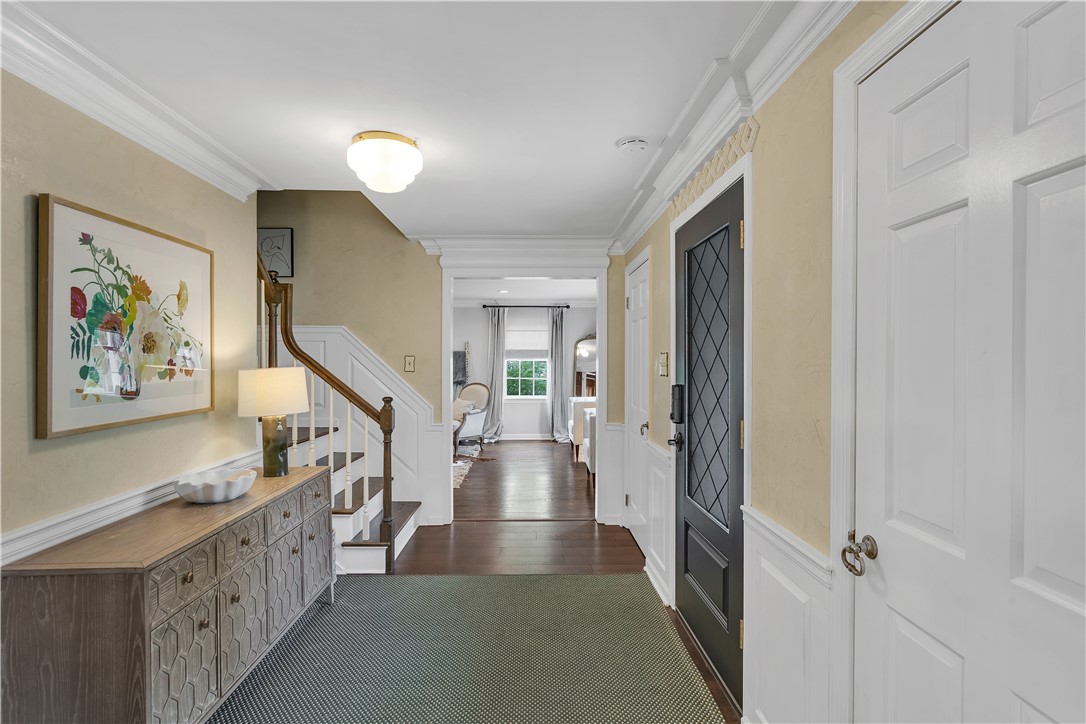 2176 Ben Franklin Dr