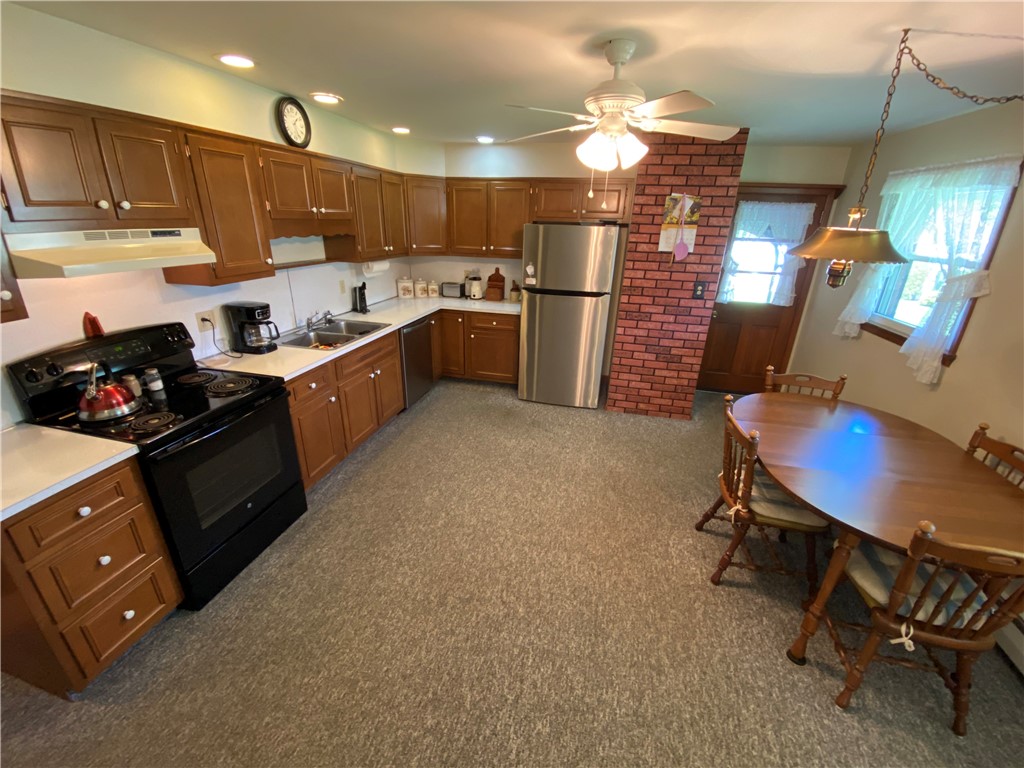 Greenville Boro - Mer, Pennsylvania 16125, United States, 3 Bedrooms Bedrooms, ,2 BathroomsBathrooms,Residential,Contingent,118098