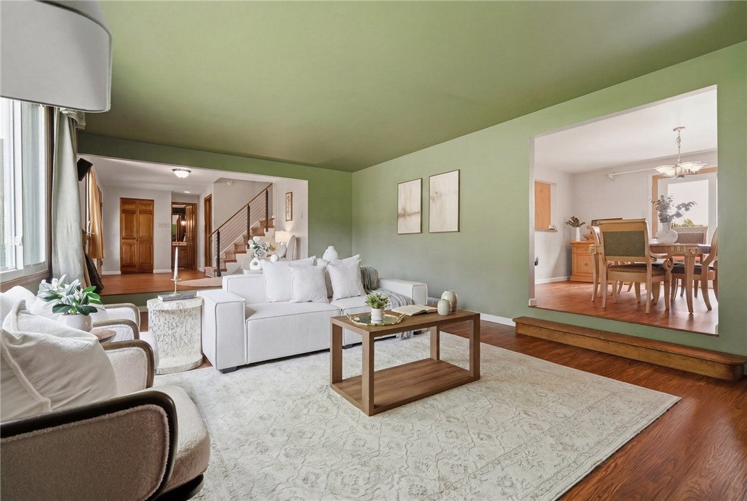 216 McCartney Dr