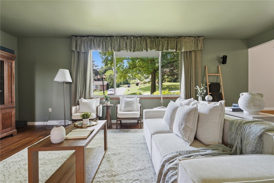 216 McCartney Dr