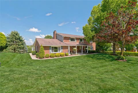 Photo of 216 Mccartney Dr, Coraopolis, PA 15108 (MLS # 1764180)