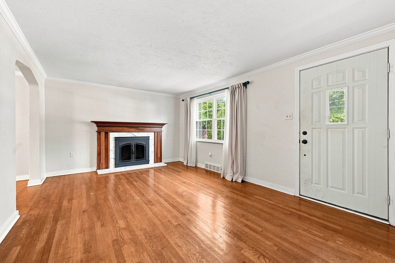 699 CRYSTAL Drive